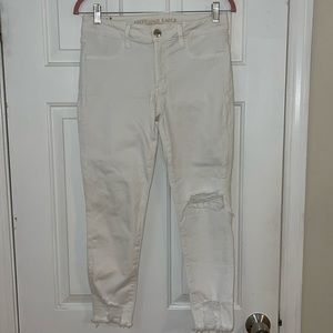 American Eagle white denim crop destroyed denim. 8 short